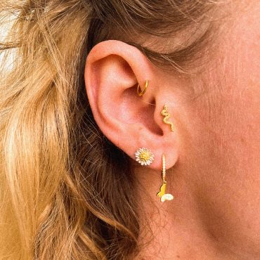 Composition-boucle-oreille-fleur-hoop-papillon-snake