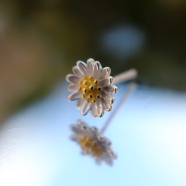 boucle-stud-daisy-marguerite-sovage-bijoux